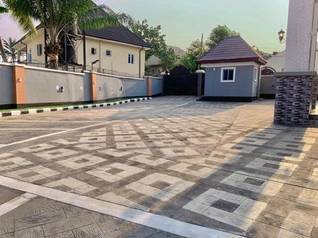 Luxury 3-Bedrooms, 3 Bathrooms Apartment At Oxford Villa Nnewi Exterior photo