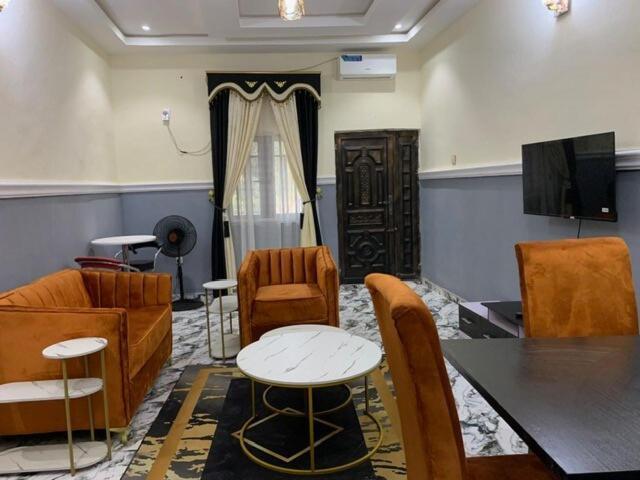 Luxury 3-Bedrooms, 3 Bathrooms Apartment At Oxford Villa Nnewi Exterior photo