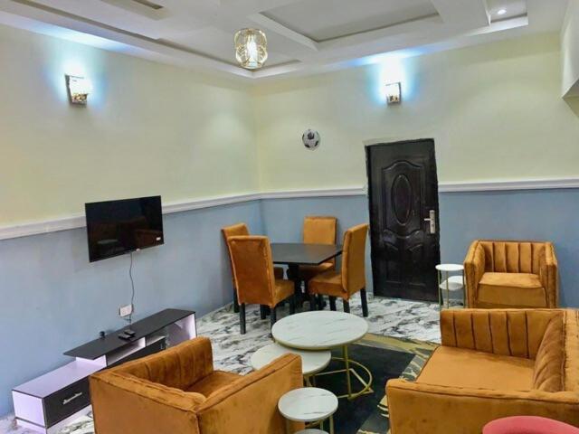 Luxury 3-Bedrooms, 3 Bathrooms Apartment At Oxford Villa Nnewi Exterior photo