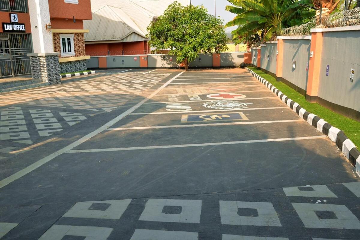 Luxury 3-Bedrooms, 3 Bathrooms Apartment At Oxford Villa Nnewi Exterior photo