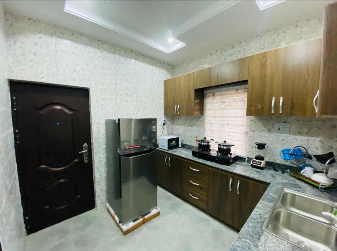 Luxury 3-Bedrooms, 3 Bathrooms Apartment At Oxford Villa Nnewi Exterior photo