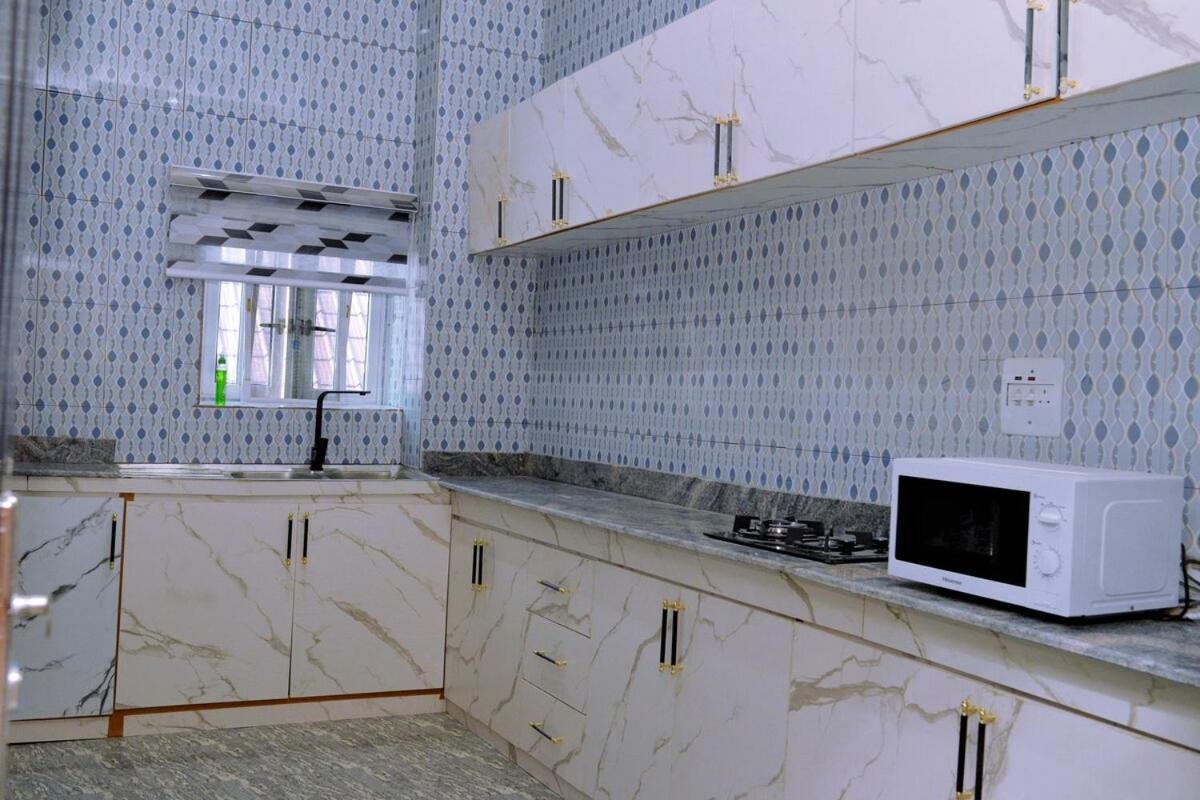 Luxury 3-Bedrooms, 3 Bathrooms Apartment At Oxford Villa Nnewi Exterior photo